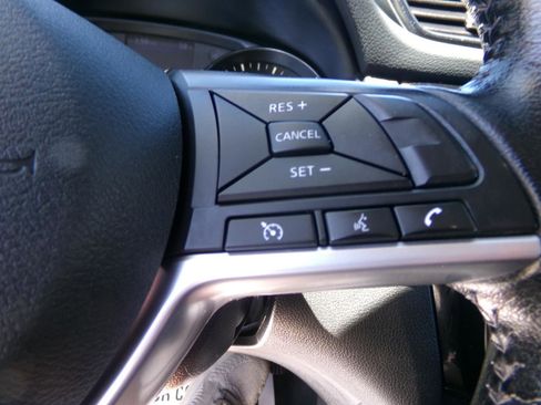 Used 2020 Nissan Rogue SV AWD/4WD image 16