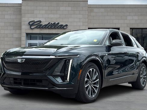Certified 2024 Cadillac Lyriq Sport w/ LPO, Floor Liner Package AWD/4WD image 5