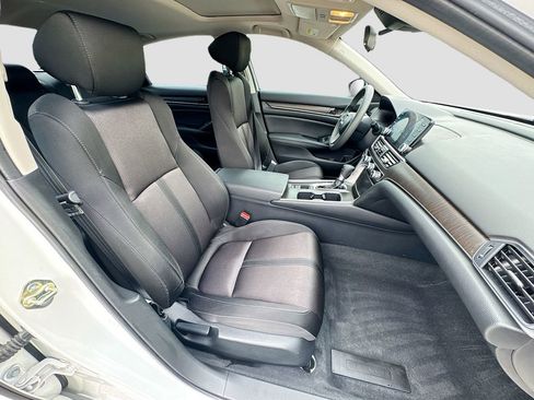 Used 2020 Honda Accord EX image 36