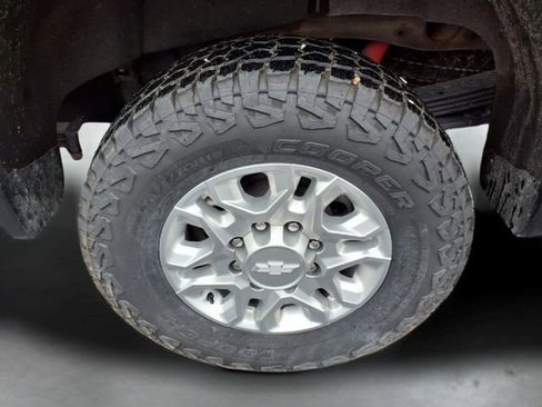 Used 2020 Chevrolet Silverado 2500 LT w/ Convenience Package AWD/4WD image 8