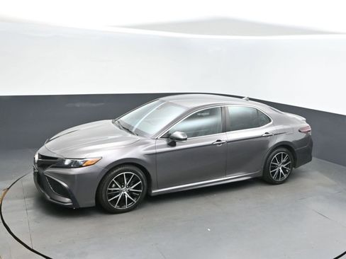 Used 2023 Toyota Camry SE image 32