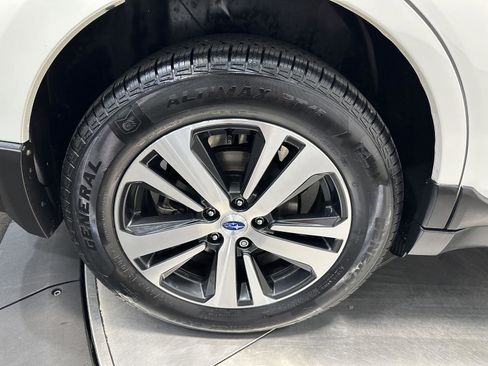 Used 2019 Subaru Outback 2.5i Limited w/ Popular Package #2 AWD/4WD image 11