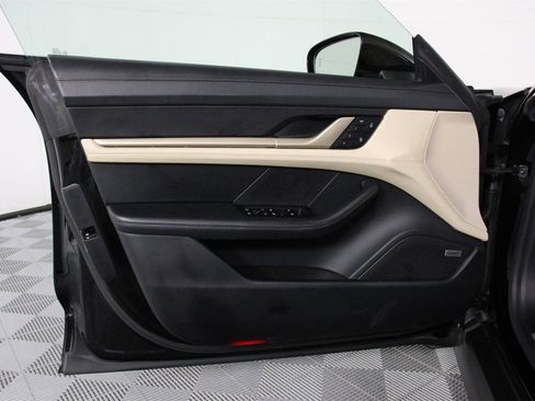 Used 2022 Porsche Taycan 4S image 20