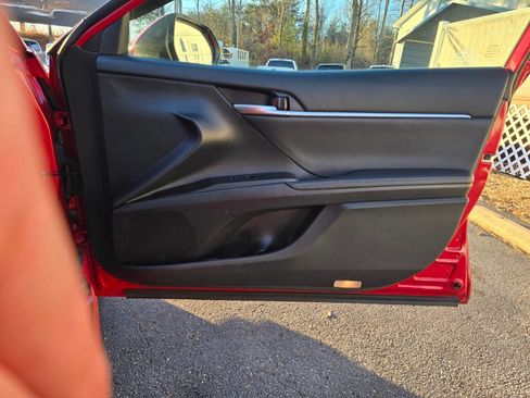 Used 2022 Toyota Camry XSE w/ Navigation Package image 17