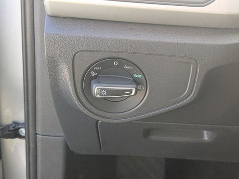 Used 2021 Volkswagen Atlas SE image 11