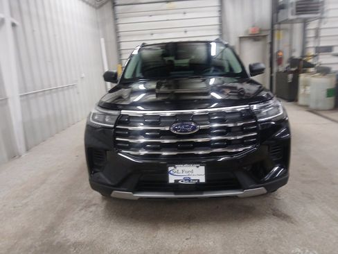 Certified 2025 Ford Explorer Active image 6