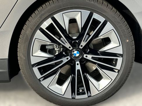Used 2026 BMW i5 eDrive40 RWD image 13