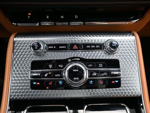 Used 2022 Lincoln Aviator Black Label image 16