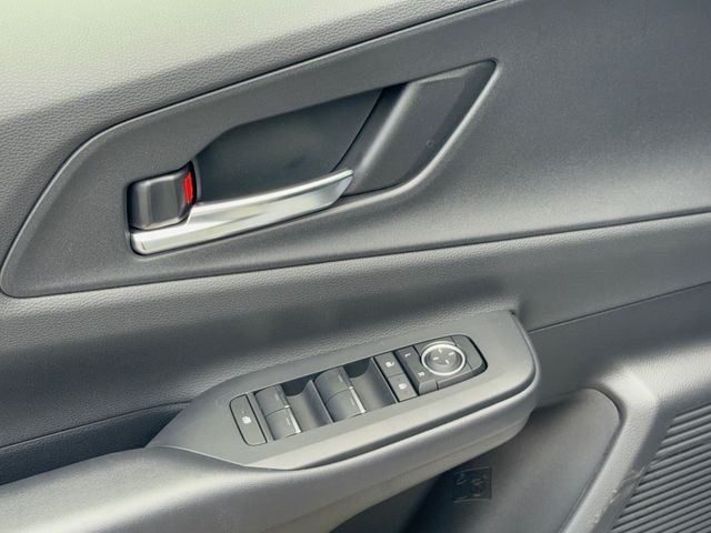 New 2027 Toyota Prius Plug-In Hybrid FWD image 13