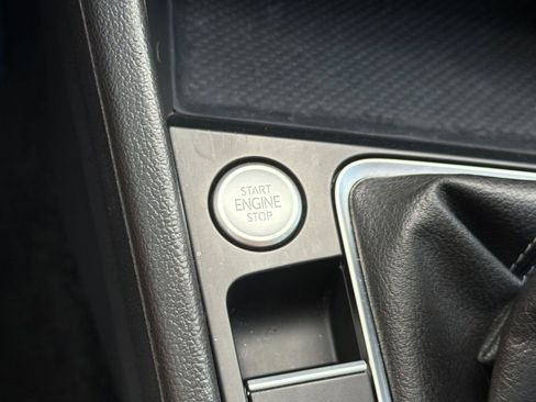 Used 2024 Volkswagen Jetta SE FWD image 21