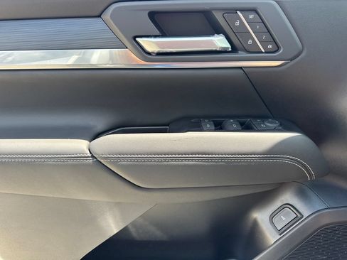 New 2027 GMC Terrain Elevation w/ Elevation Premium Package FWD image 16