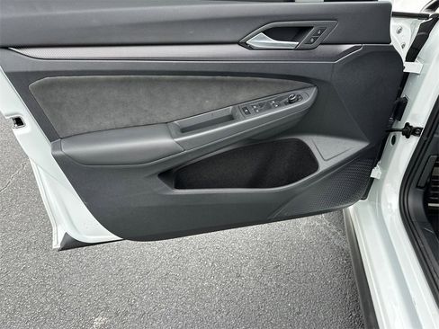 Used 2025 Volkswagen GTI SE image 10