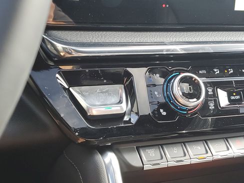 New 2025 GMC Sierra 2500 Denali w/ Denali Reserve Package image 22