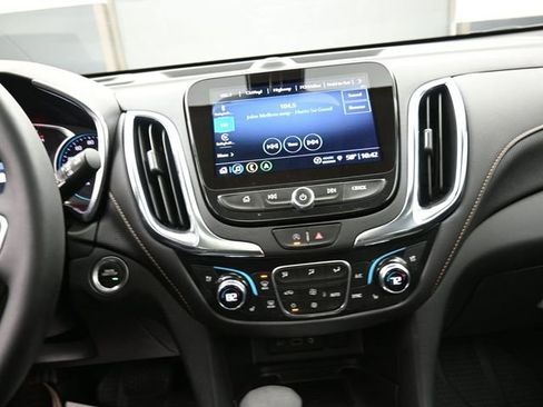 Used 2024 Chevrolet Equinox Premier image 10