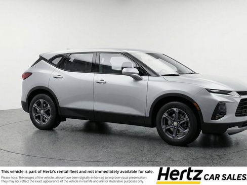 Used 2025 Chevrolet Blazer LT image 1