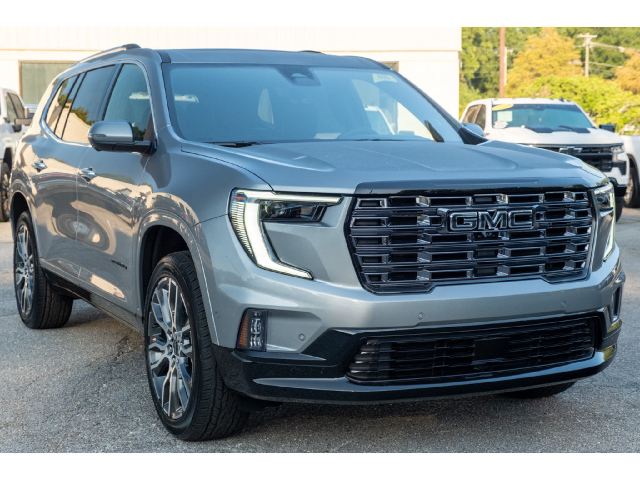 New 2027 GMC Acadia Denali Ultimate w/ LPO, Black Badging Package FWD image 34