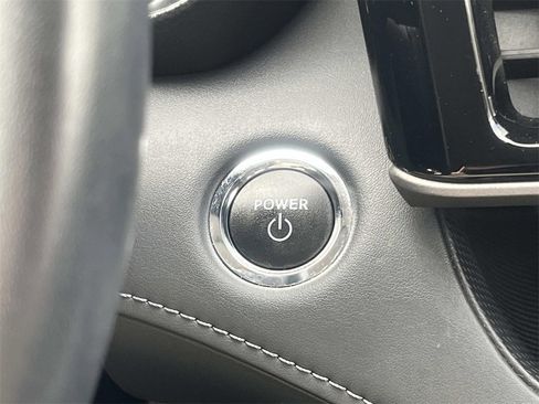 Used 2023 Toyota Highlander LE image 24