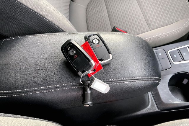 Used 2022 Ford Escape SE FWD image 34