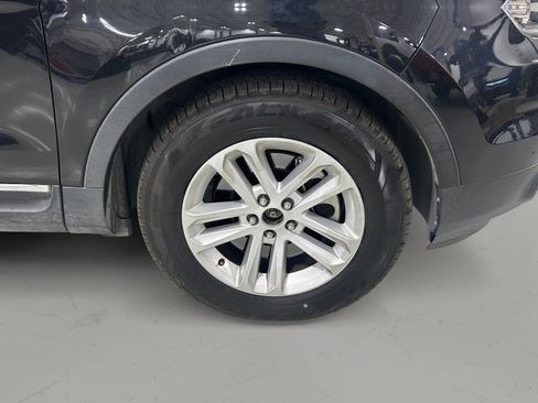 Used 2014 Ford Explorer XLT w/ Equipment Group 201A FWD image 10
