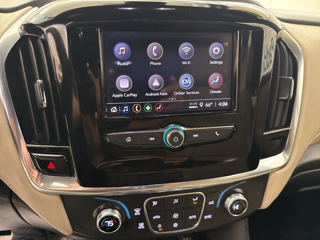 Used 2023 Chevrolet Traverse LS FWD image 18