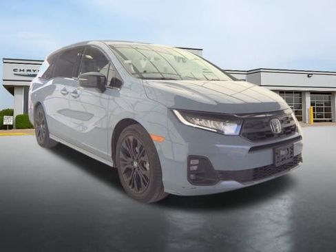Used 2025 Honda Odyssey Sport-L image 4