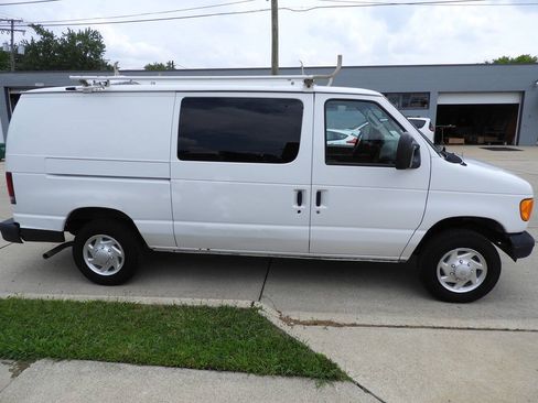 Used 2007 Ford E-150 and Econoline 150 RWD image 9