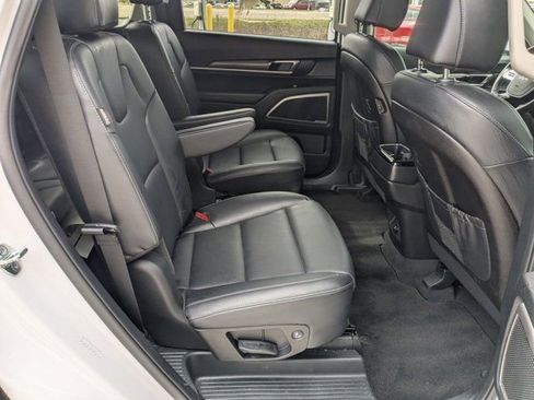Used 2025 Kia Telluride S image 28