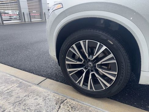 Used 2022 Volvo XC90 T5 Momentum w/ Climate Package image 26