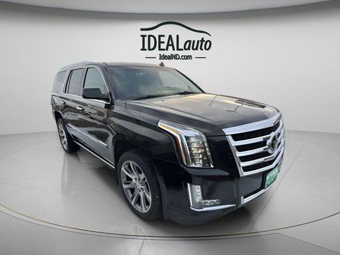 Used 2015 Cadillac Escalade Premium image 3