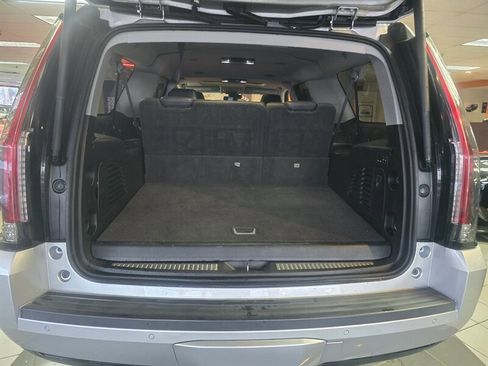 Used 2017 Cadillac Escalade ESV Premium Luxury image 35