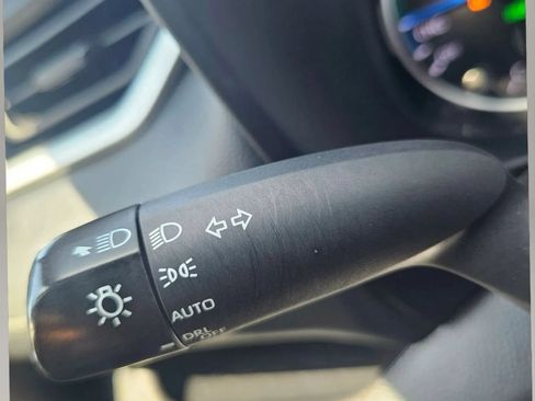 Used 2022 Toyota RAV4 XLE w/ XLE Grade Weather Package AWD/4WD image 19