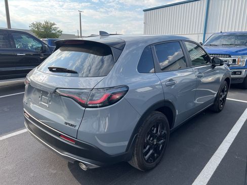 Used 2025 Honda HR-V Sport image 2