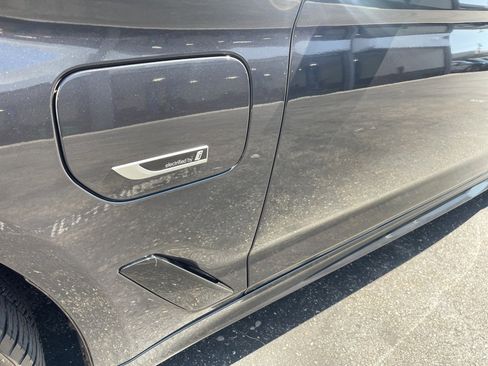 Used 2022 BMW 530e xDrive w/ M Sport Package image 9