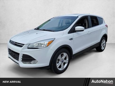 Used 2015 Ford Escape SE image 1