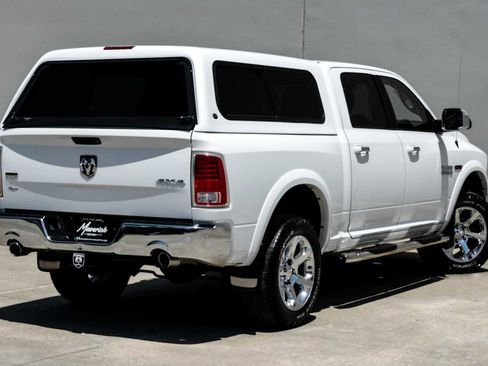Used 2018 RAM 1500 Laramie w/ Convenience Group AWD/4WD image 8
