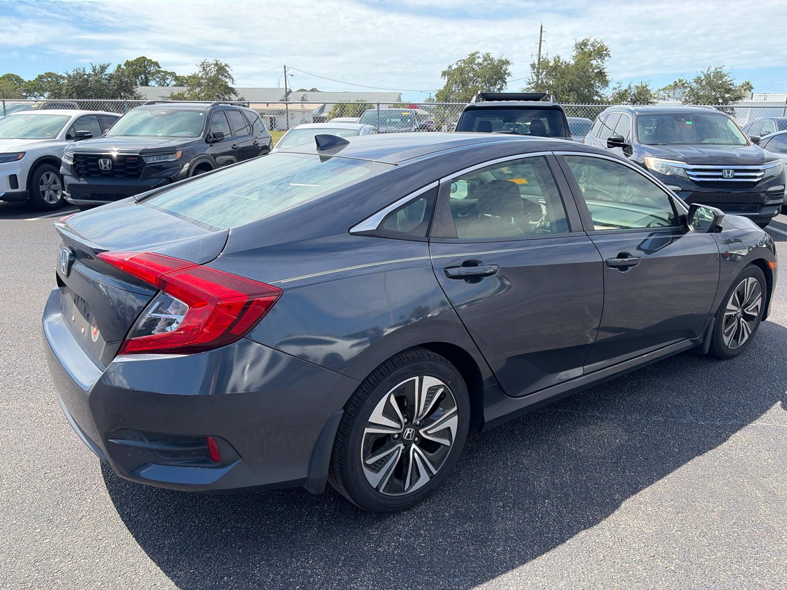 Used 2018 Honda Civic EX-L image 7