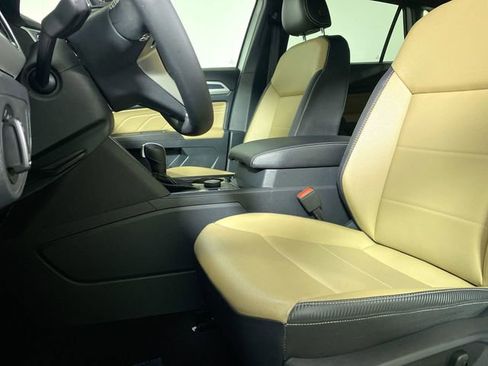 Used 2022 Volkswagen Atlas Cross Sport SE image 17