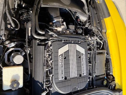 Used 2016 Chevrolet Corvette Z06 w/ Battery Protection Package image 19