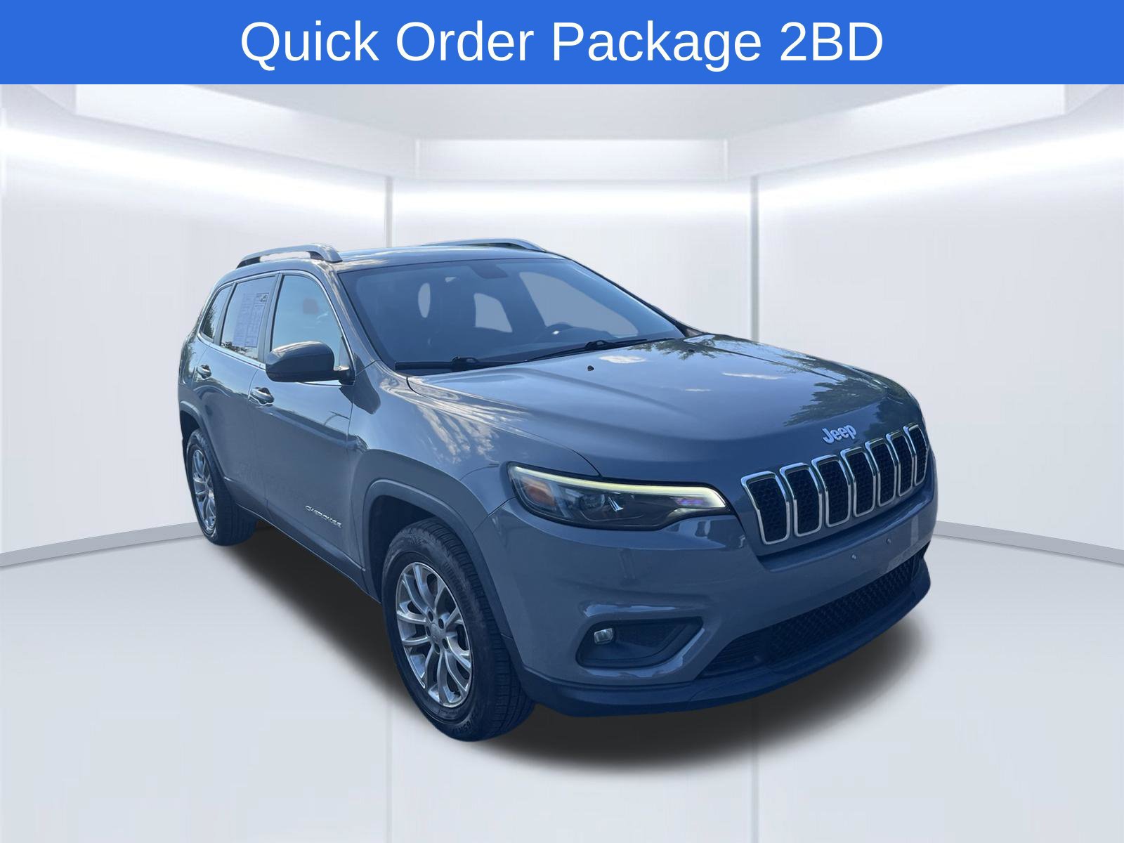 Used 2019 Jeep Cherokee Latitude Plus w/ Cold Weather Group AWD/4WD image 3