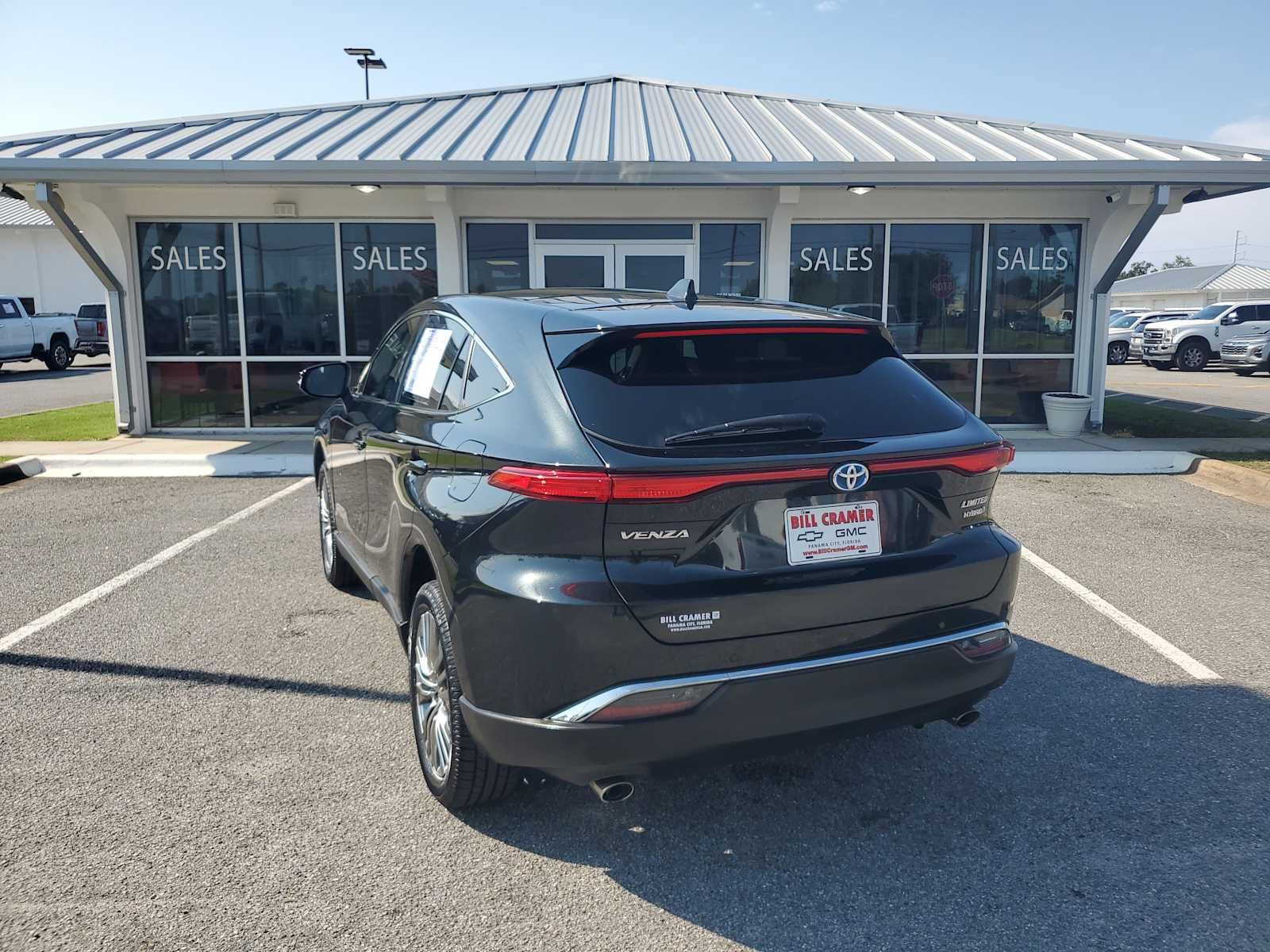Used 2022 Toyota Venza Limited AWD/4WD image 3