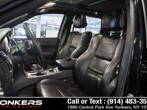 Used 2019 Jeep Grand Cherokee Trailhawk w/ Trailhawk Luxury Group AWD/4WD image 23