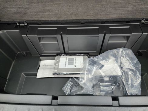 Used 2025 Nissan Pathfinder SV image 28