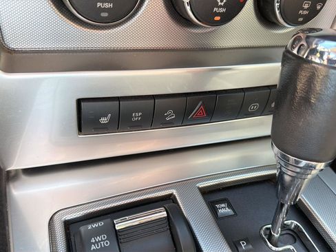 Used 2009 Jeep Liberty Limited w/ Premium Group II AWD/4WD image 23