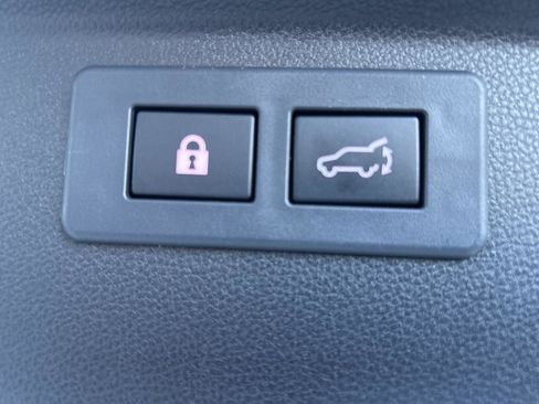 Used 2021 Subaru Forester Premium image 9