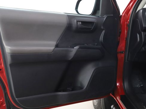 Used 2020 Toyota Tacoma SR w/ SR Convenience Package image 15