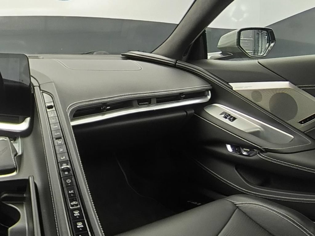 Used 2022 Chevrolet Corvette Stingray Premium Conv w/ Z51 Performance Package RWD image 15