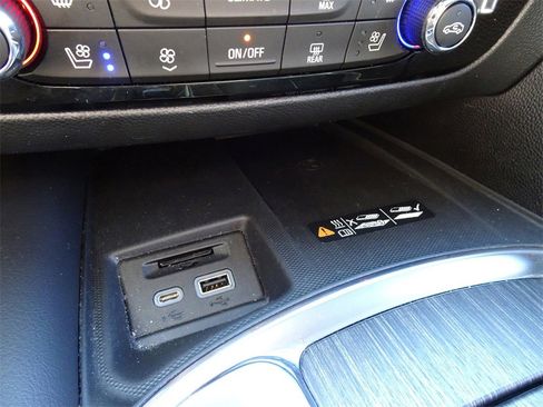 Used 2023 Buick Enclave Avenir image 22