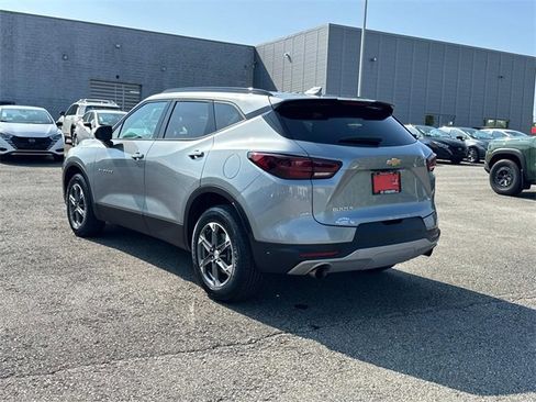 Used 2025 Chevrolet Blazer LT w/ Convenience Package image 6
