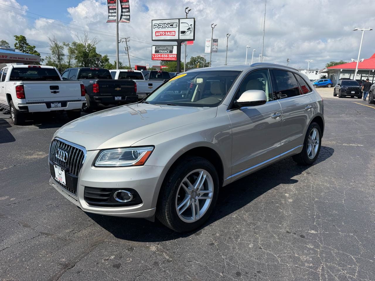 Used 2017 Audi Q5 2.0T Premium Plus w/ Technology Package AWD/4WD image 3