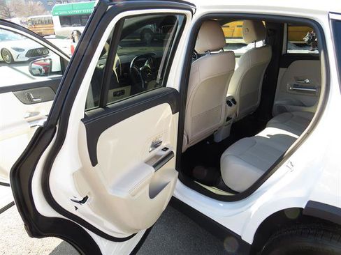 Used 2025 Mercedes-Benz GLA 250 4MATIC image 19